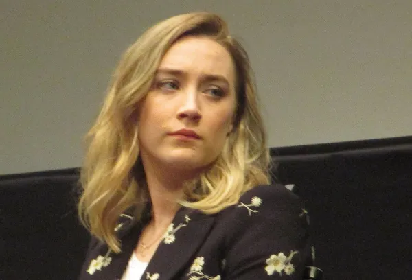 Greta Gerwig's Lady Bird star Saoirse Ronan won Gotham Award Best Actress